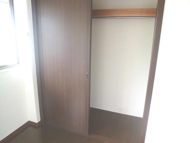 Receipt. Room (May 2012) shooting