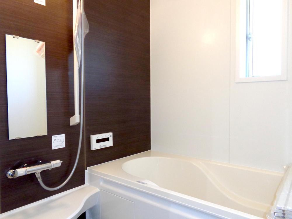 Bathroom. If you are comfortable with 1 pyeong type of bathroom, You can also enjoy sitz bath. Also it has a bathroom drying function.