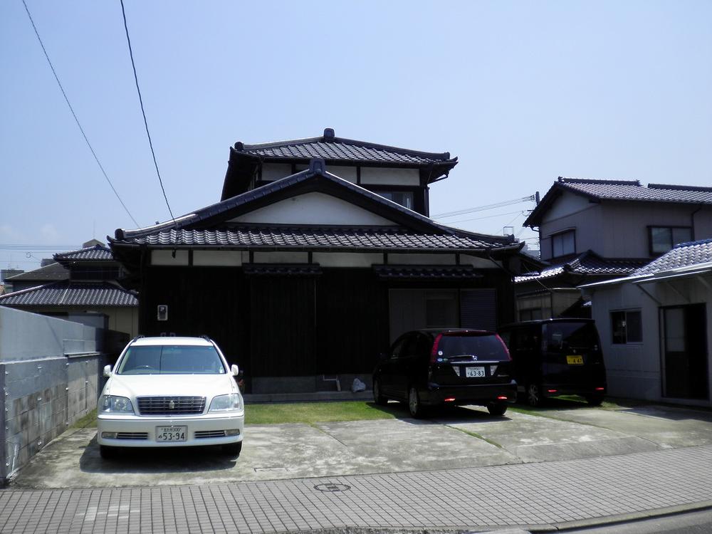 Parking lot