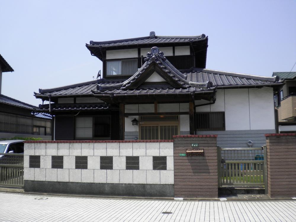 Local appearance photo