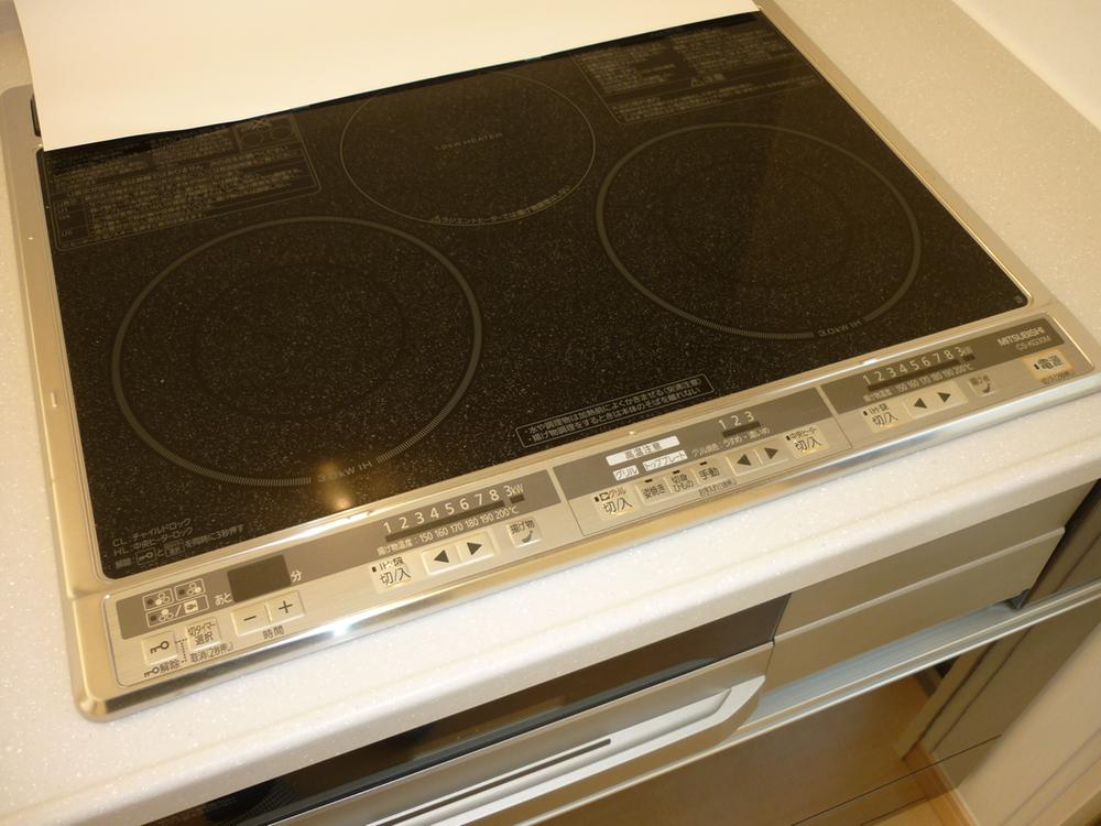 Other Equipment.  [All-electric housing] It is easy to clean because the flat there is no daily cleaning happy !! uneven.