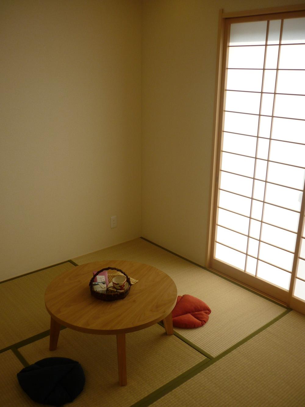 Non-living room. 4.5 Pledge of Japanese-style room that follows from living