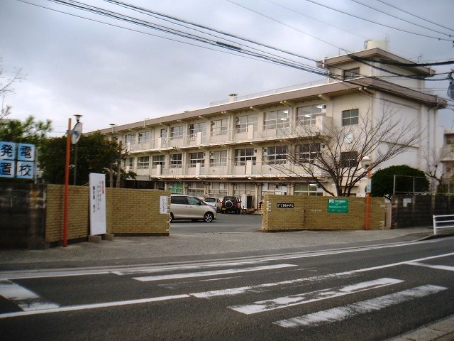 Junior high school. 750m to Kitakyushu Sone junior high school (junior high school)