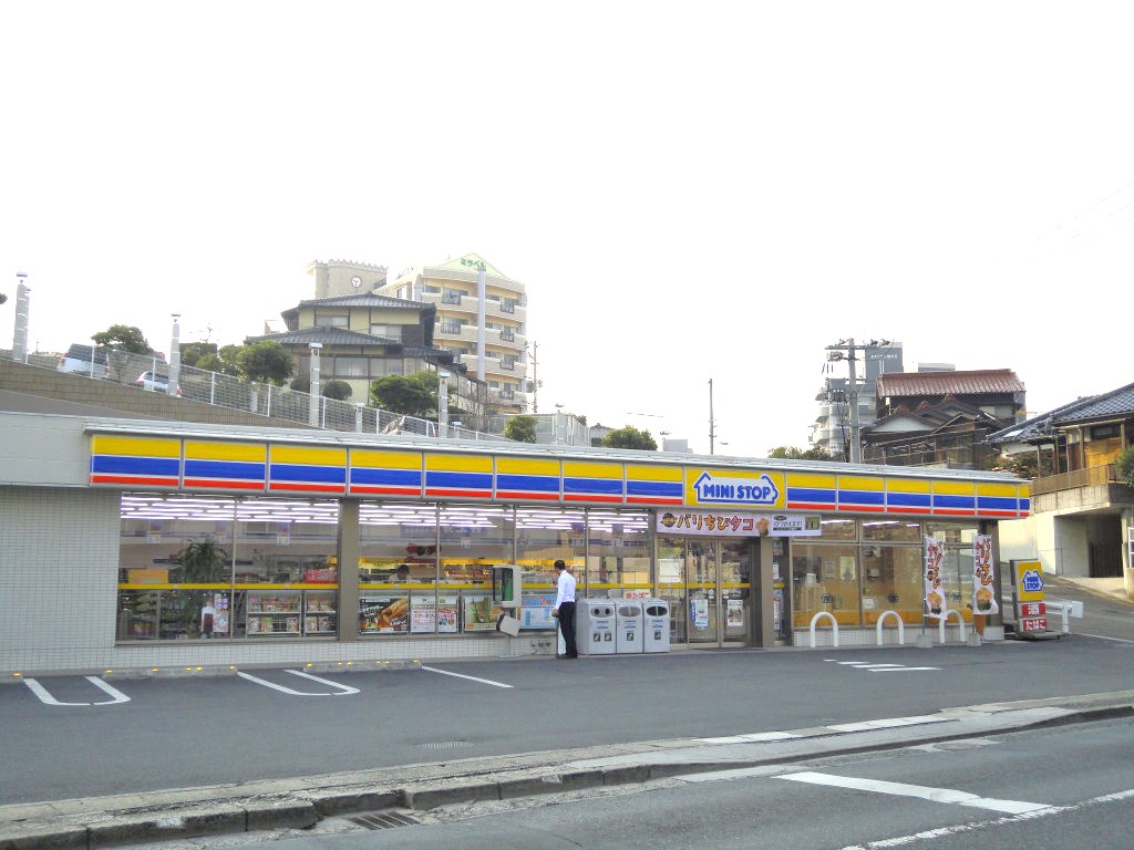 Convenience store. MINISTOP Ogura Tokuriki 4-chome up (convenience store) 358m