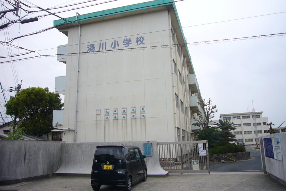 Primary school. 1571m to Kitakyushu Yukawa Elementary School