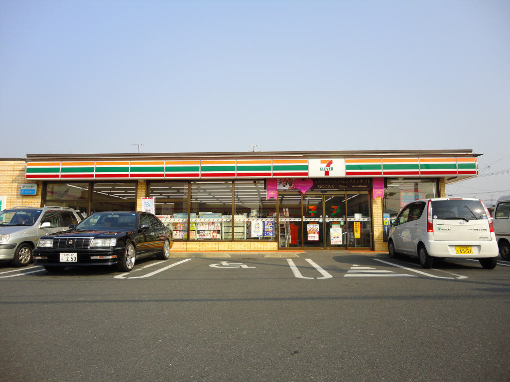 Convenience store. 74m until the Seven-Eleven Kokuraminami ku Kokura Tokurikishin cho store (convenience store)