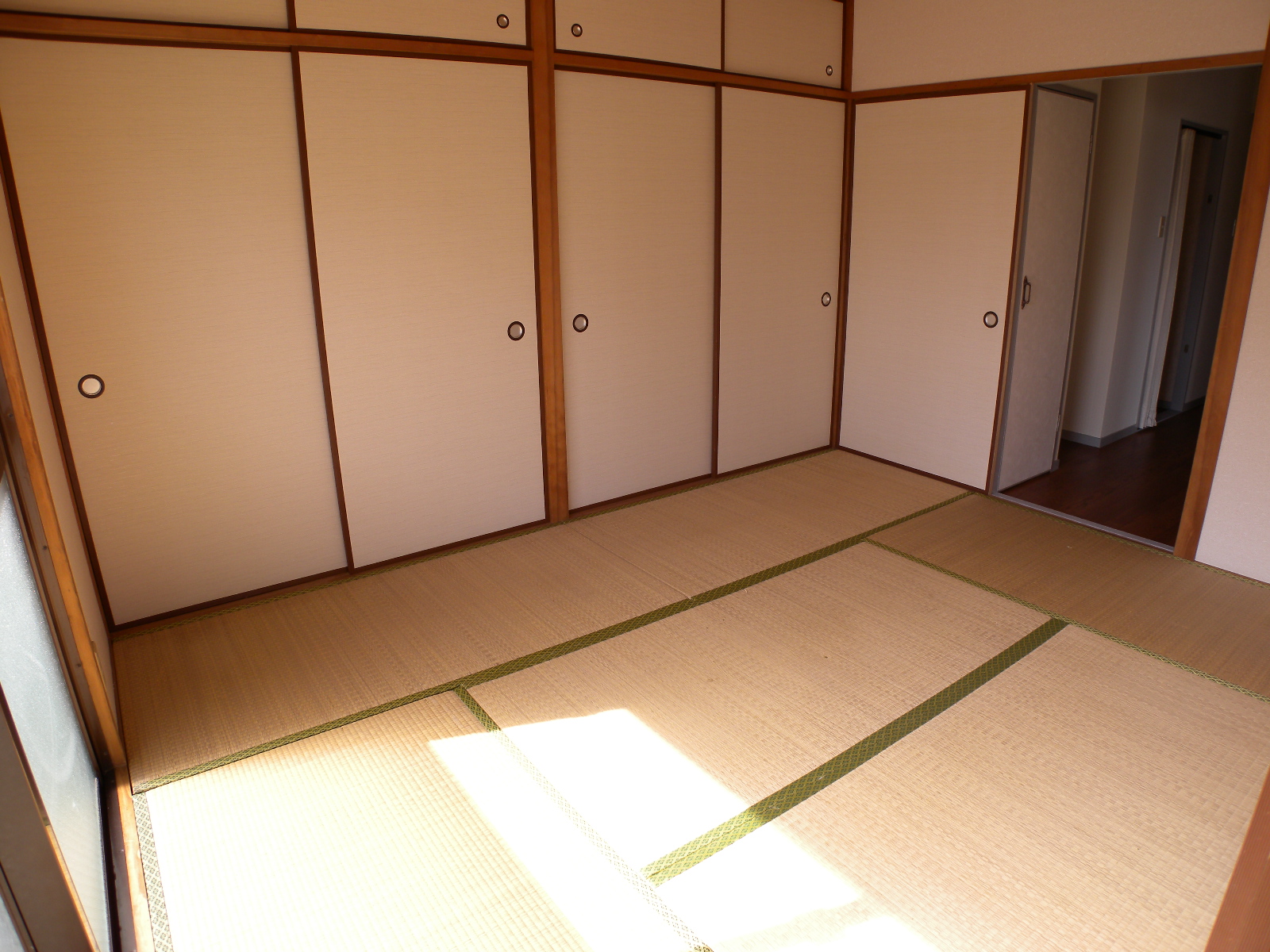Other room space. Japanese-style day preeminent