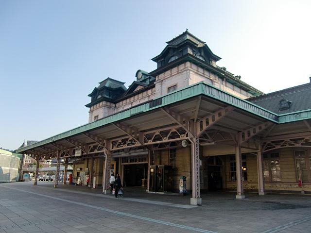 station. 2000m until Mojikō Station