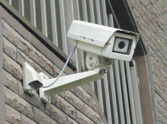Security.  [surveillance camera] Installing a security camera in a plurality of locations on-site. 24 hours a day, every day, Firmly watch a safe day-to-day tenants. (Same specifications)