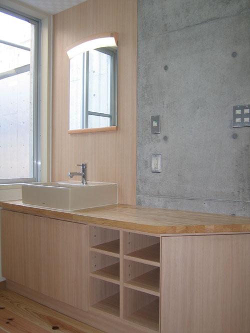Wash basin, toilet. Second floor wooden washstand
