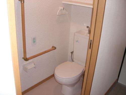 Toilet. handrail ・ Emergency call systems with