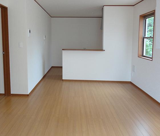 Same specifications photos (living). We are living in the same specification.