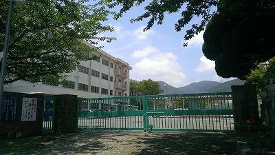 Junior high school. Matsugae until junior high school 960m