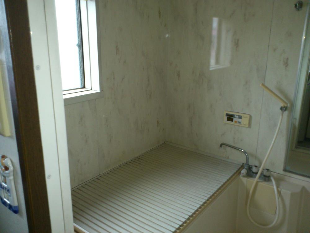 Bathroom. Room (August 2012) shooting