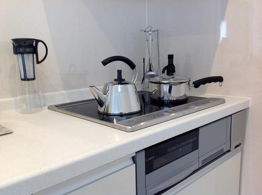 Other Equipment. Peace of mind cooking at IH ・ Easy Care