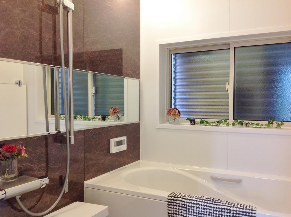 Other Equipment. Spacious 1 tsubo! System bathroom of the latest model