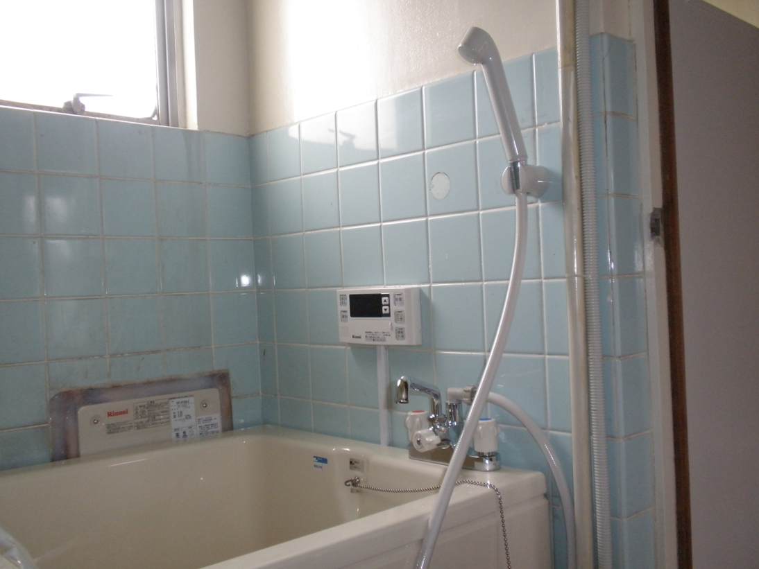 Bath. Wide bathtub, Reheating, Shower with all new