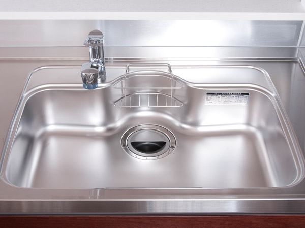 Kitchen.  [sink] Less likely to scratch luck, Excellent over the entire surface embossed finish in durability. Since also a paste bottom silent sheet will soften the sound of the time sink use. Amikago ・ With draining plate. (Same specifications)