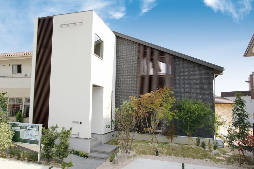 Building plan example (exterior photos). Construction cases Fukuma Station housing exhibition hall