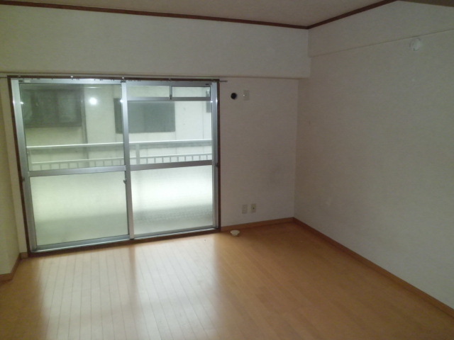 Living and room. 206, Room is a Western-style use (* ^. ^*)