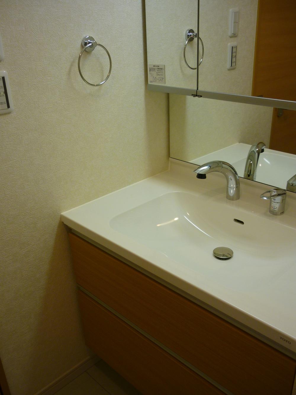 Same specifications photos (Other introspection). Three-sided mirror vanity, Hand shower Eco single faucet [TOTO]