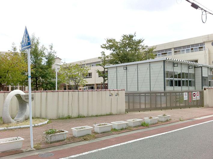 Primary school. 603m to Kitakyushu Tobata Central Elementary School