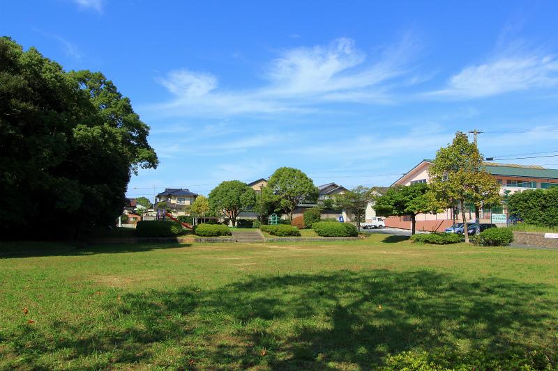 park. Takasuhigashi 78m to Third Street Park