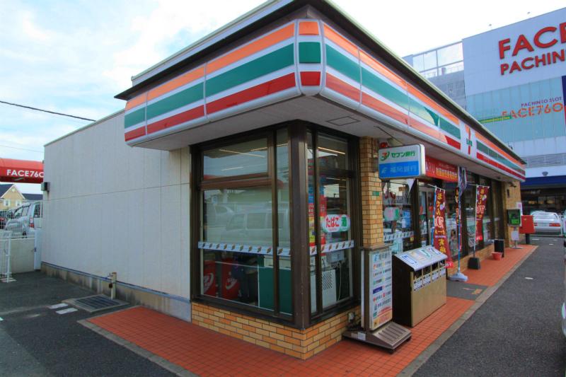 Convenience store. 872m to Seven-Eleven Wakamatsu Takasuhigashi 4-chome