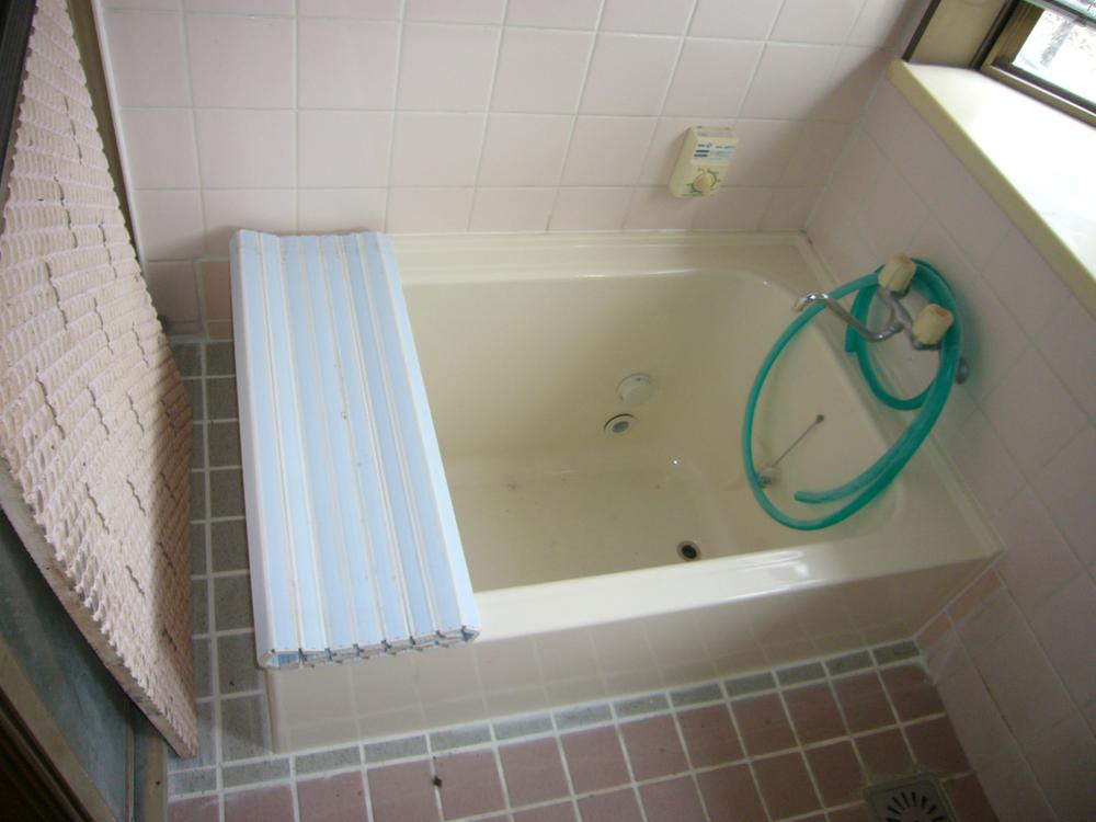 Bathroom. Bathing tiled