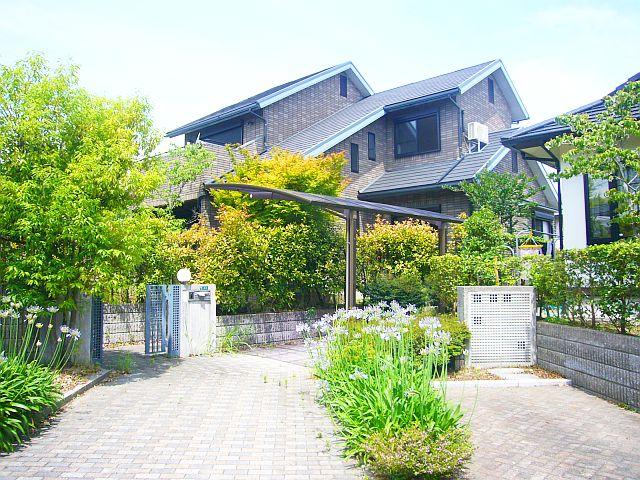 Local appearance photo. Site spacious 98 square meters!