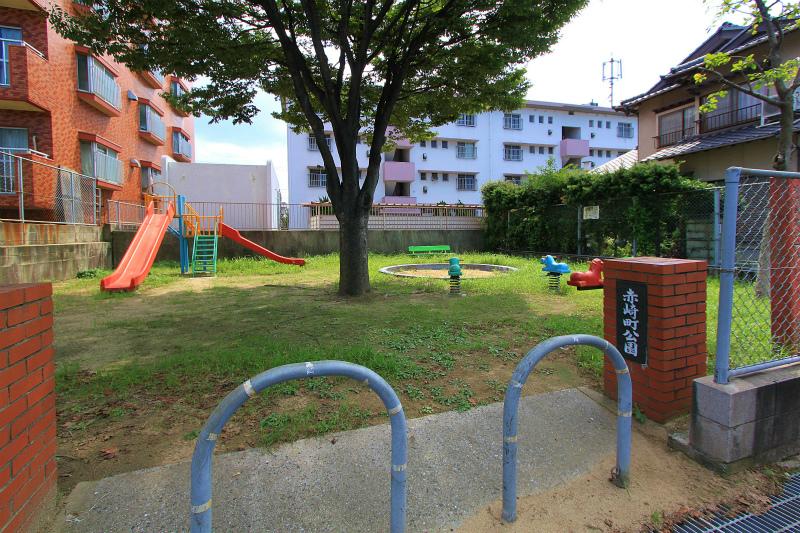 park. 300m to Akasaki-cho Park