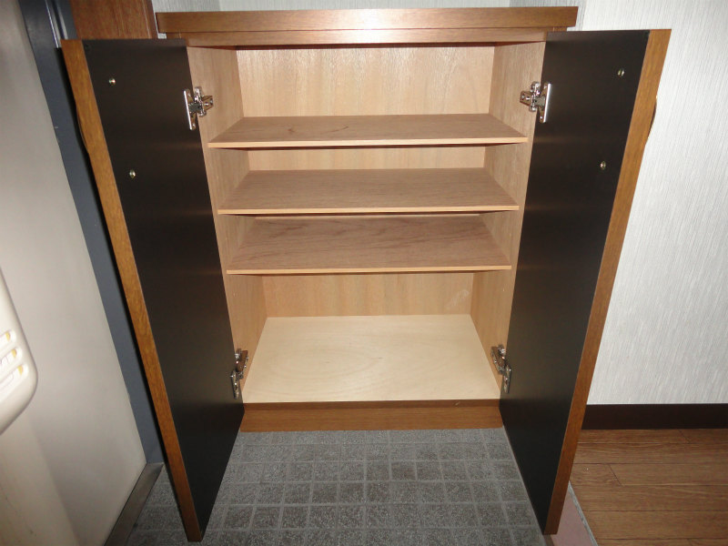 Other room space. Entrance storage