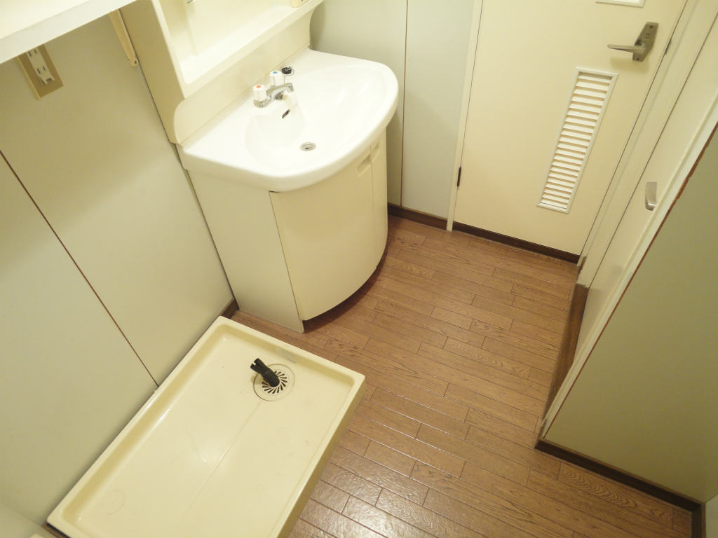 Other room space. Washroom