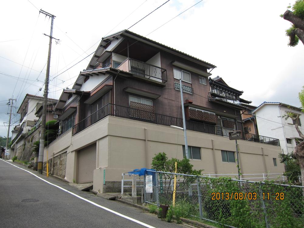 Local appearance photo