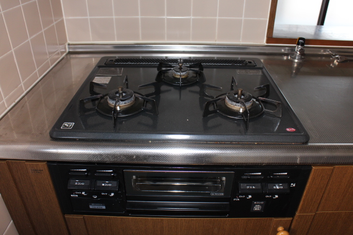 Kitchen. With built-in stove