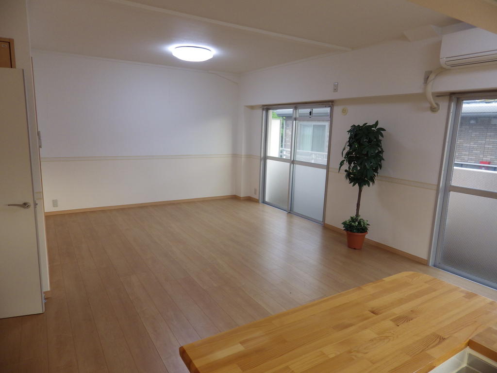 Living and room