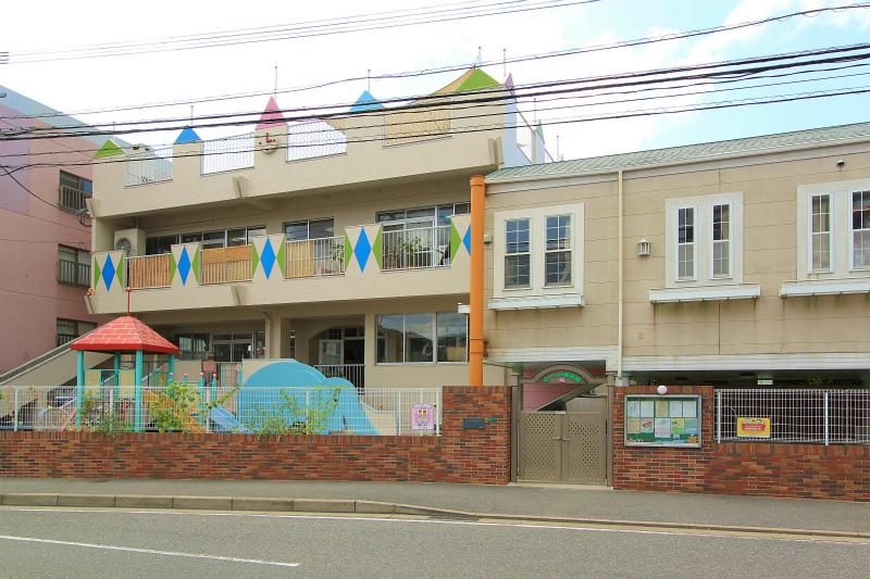 kindergarten ・ Nursery. Sacred Heart 214m to nursery school