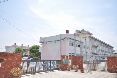 Primary school. Municipal 74m to Akasaka elementary school (school district) (Elementary School)