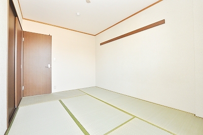 Other room space. It is also good futon in the Japanese-style room