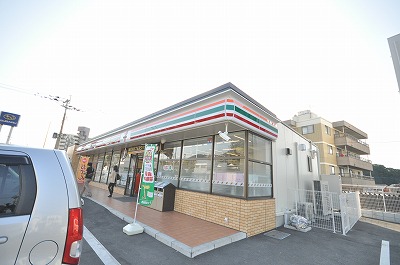 Convenience store. seven Eleven Warikogawa shop until the (convenience store) 450m