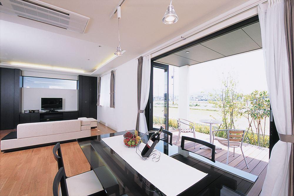 Living. Reference construction cases