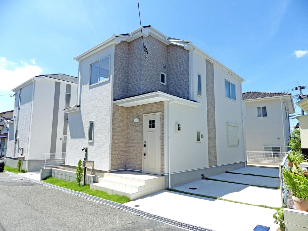 Rendering (appearance). Completion is an image.