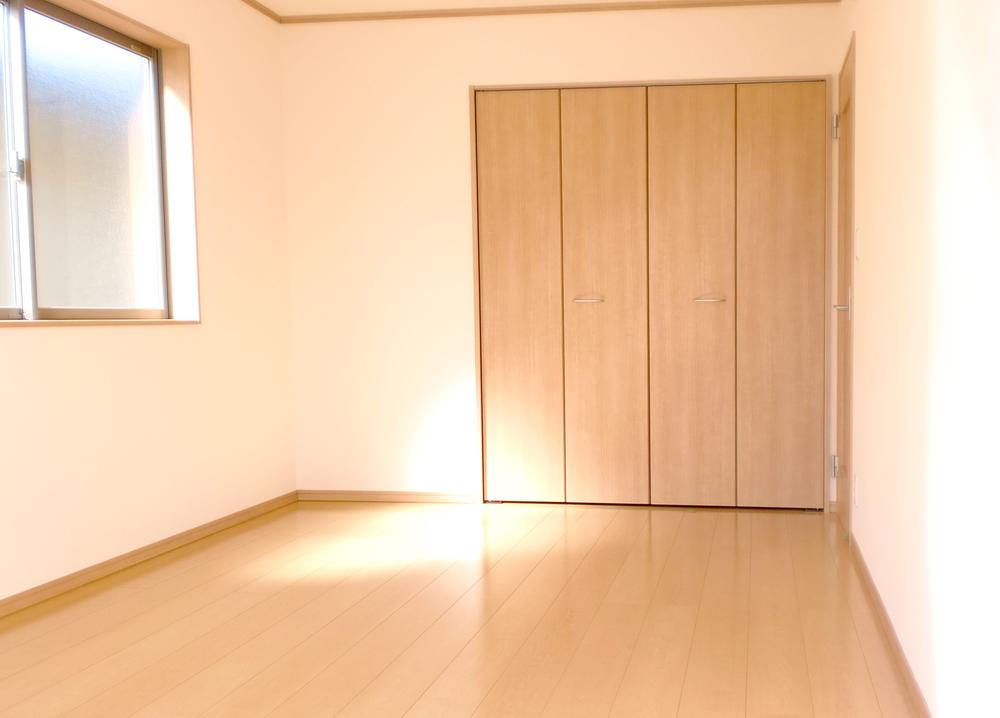 Non-living room. Western-style is an image.