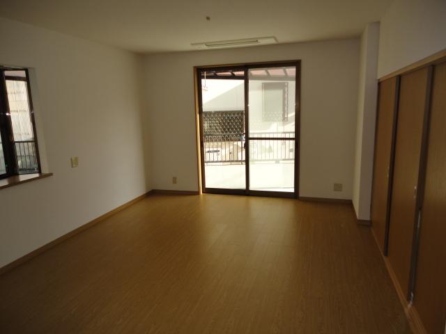 Living. Spacious 18 Jodai LDK of!