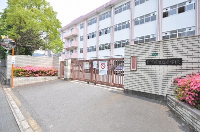 Primary school. Iseikeoka 300m up to elementary school (school district) (Elementary School)