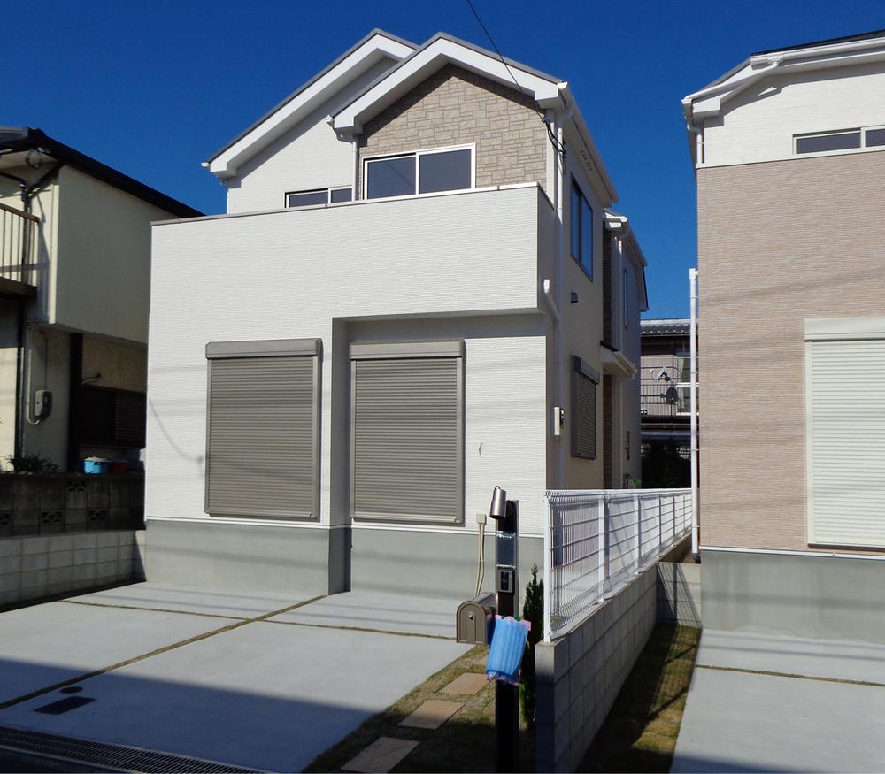 Local appearance photo. Local (11 May 2013) Shooting