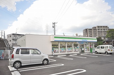 Convenience store. FamilyMart Rikimaru store up (convenience store) 450m