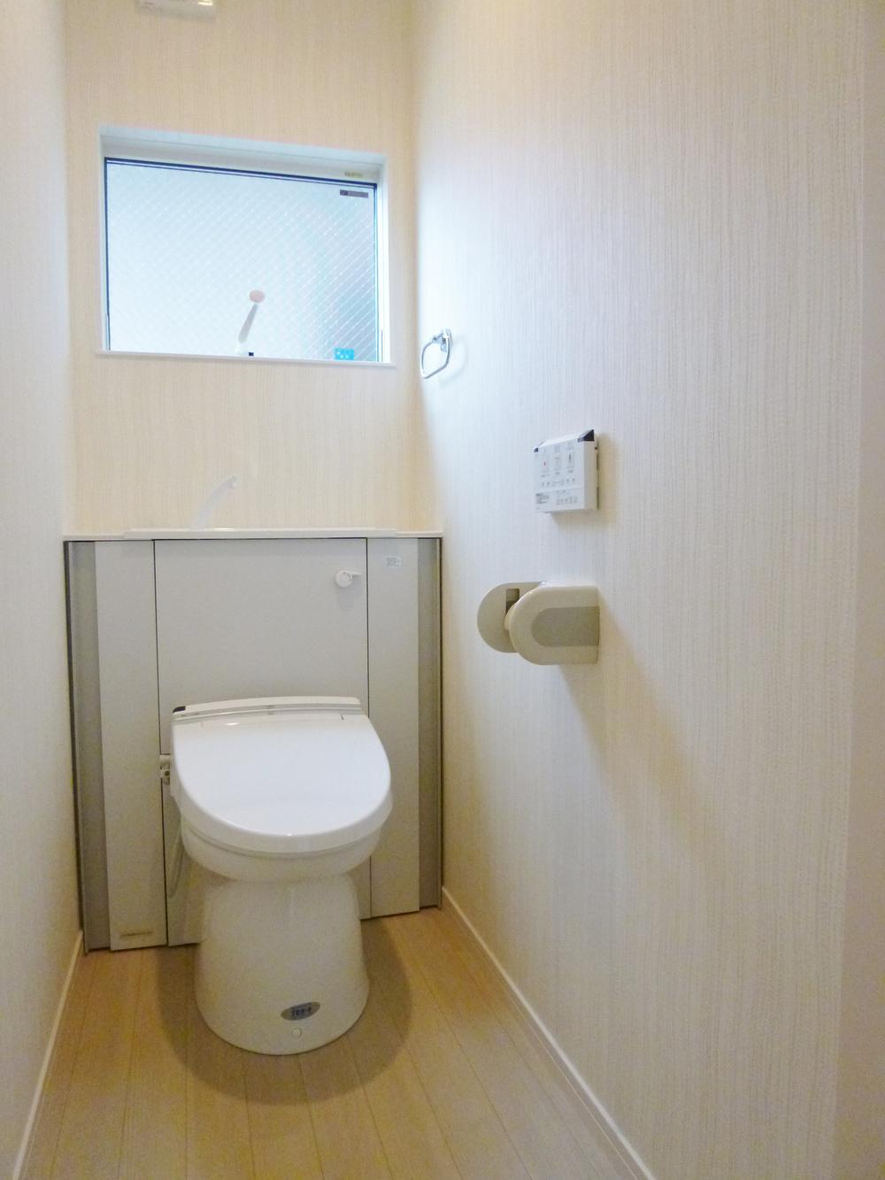 Toilet. Design neat and clean Ease of interior toilet (May 2013) Shooting