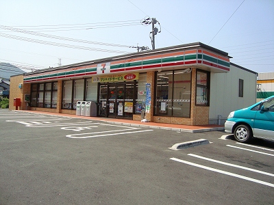Convenience store. Seven-Eleven Yahata having original store up (convenience store) 170m