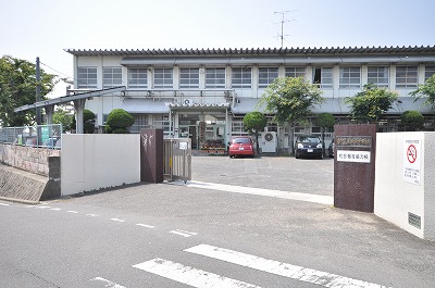 Primary school. 700m until Jozu Auditor elementary school (school district) (Elementary School)